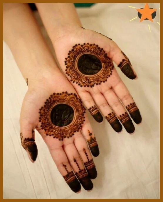 Minimal Front Hand Mehndi Design With Overlapping Circles